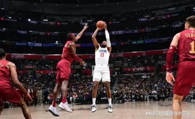 鹈鹕绝杀时刻，欧文点燃赛场，关键时刻神级表现迎来胜利！